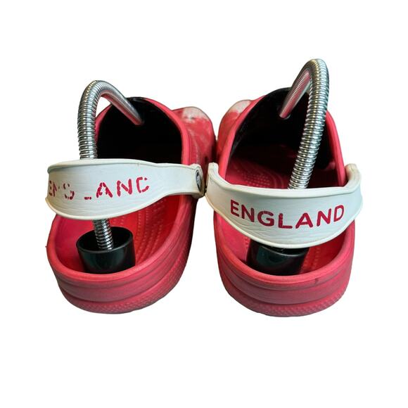 Crocs Classic Red "England" Strap Slide On Clogs Men Size 6 Women Size 8 - Picture 2 of 9